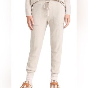 BRAND NEW with tags🌟 Barefoot Dreams CozyChic Luxe ribbed Jogger in Willow. 🤗